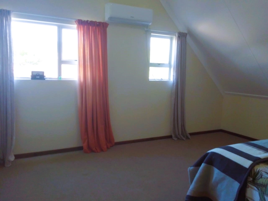 To Let 4 Bedroom Property for Rent in Vredenburg Western Cape